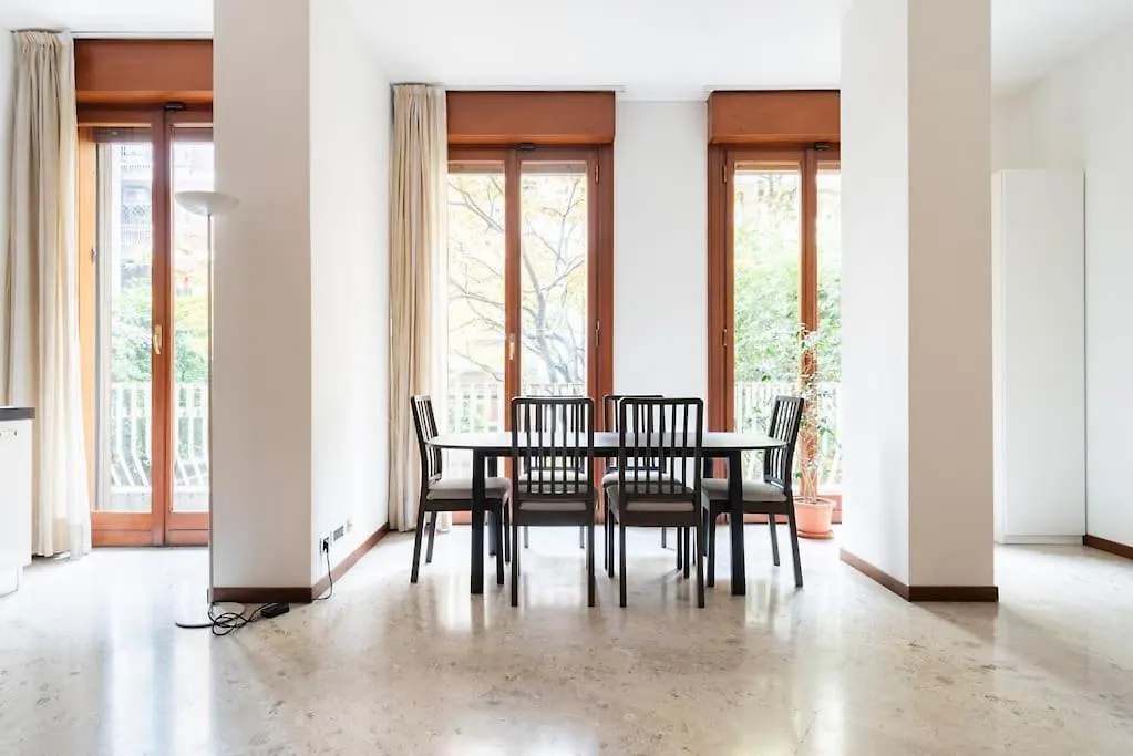 Quiet Apartment Arco Della Pace Milan 0*,  Italy