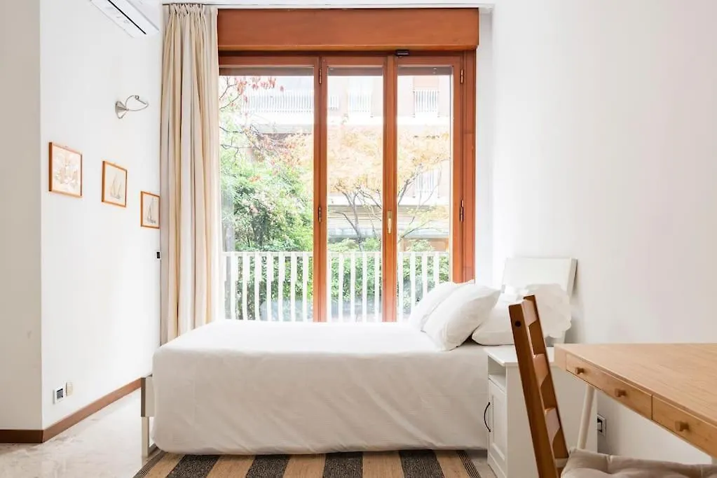Quiet Apartment Arco Della Pace location
