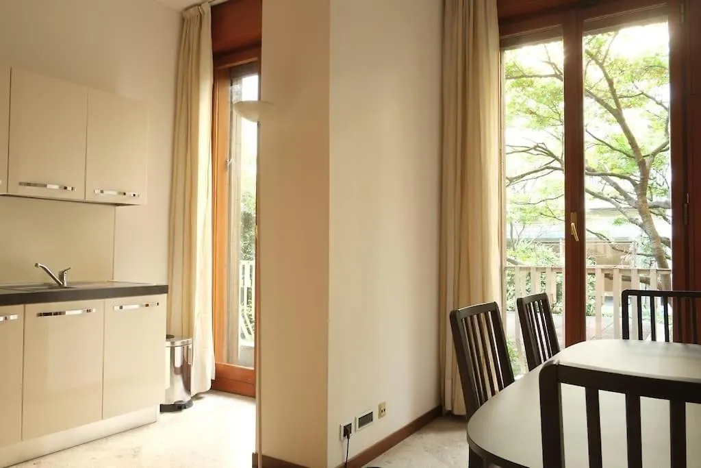 Quiet Apartment Arco Della Pace Milan Italy